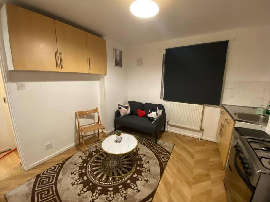 2 Bedroom Flat Camberwell Grove London Exterior photo