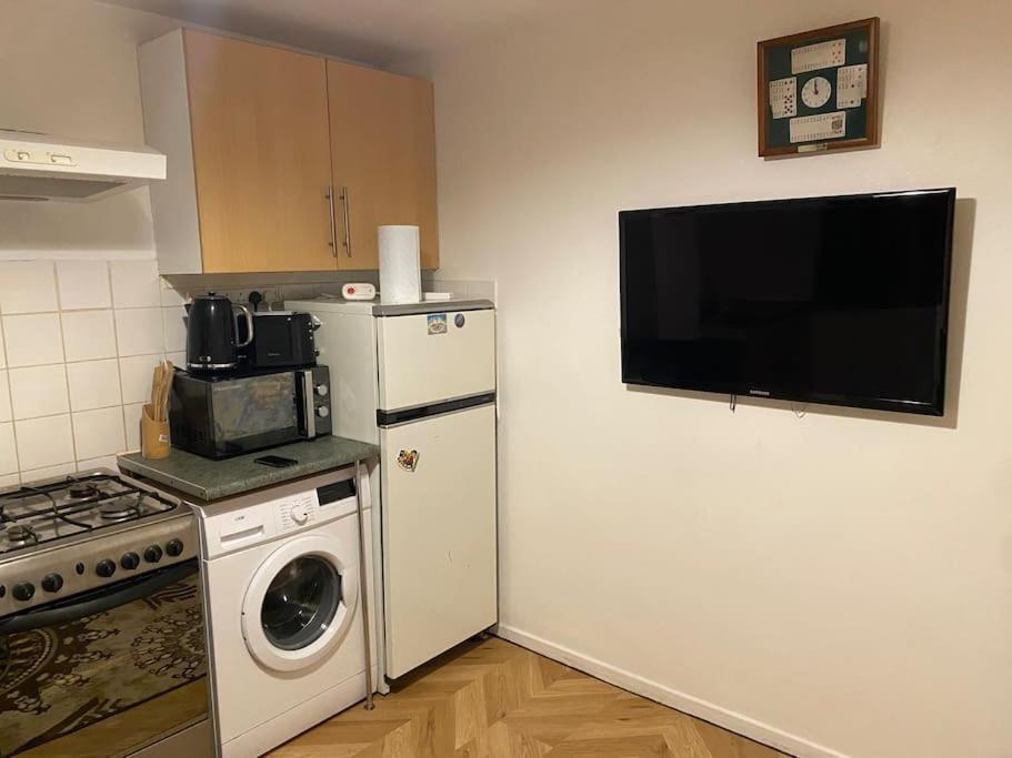 2 Bedroom Flat Camberwell Grove London Exterior photo